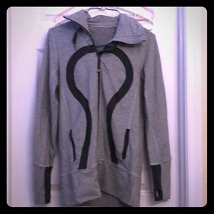 Lululemon zip up hooded jacket sz M